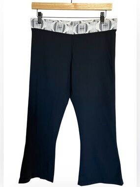 Lululemon crop yoga pants size 8